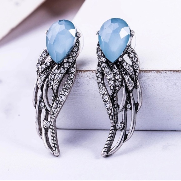 NEW Wing Stud Earrings - Picture 3 of 3